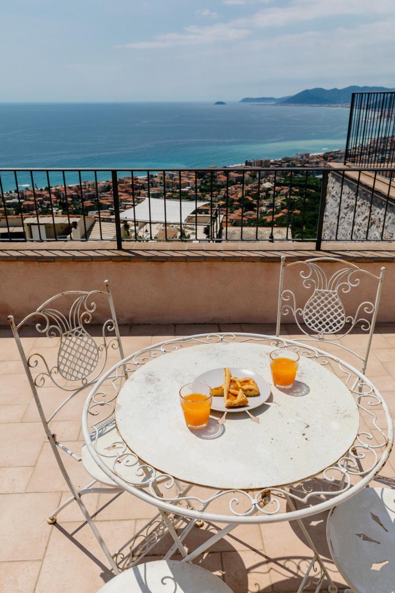 Ca' D'Alda Hotel Borgio Verezzi Ngoại thất bức ảnh